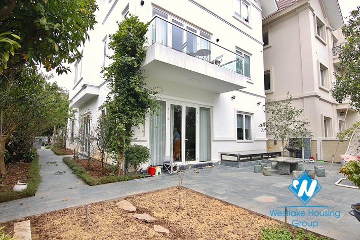  Massive ambassador corner villa for rent in Vinhomes Riverside - Long Bien